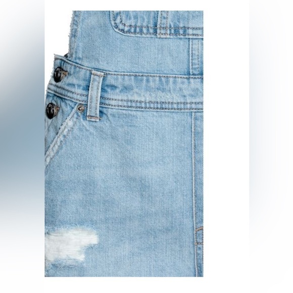 H&M blue denim overalls shorts. Size 4 - Picture 4 of 15